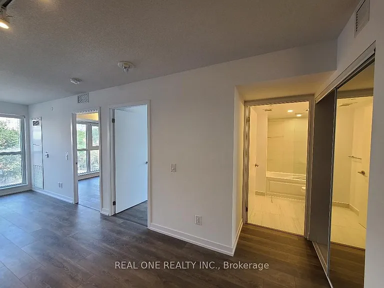 219 Dundas St E #511 — Photo 1