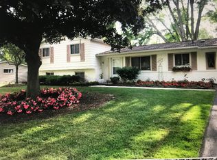 7112 Stonebrook Rd, West Bloomfield, MI 48322