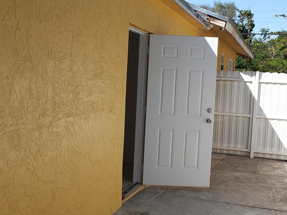 1st image of 14 NE 59th Ter #1