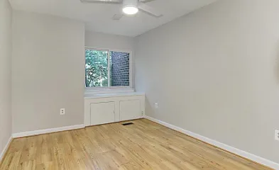 2045 Wethersfield Ct #1 — Photo 18
