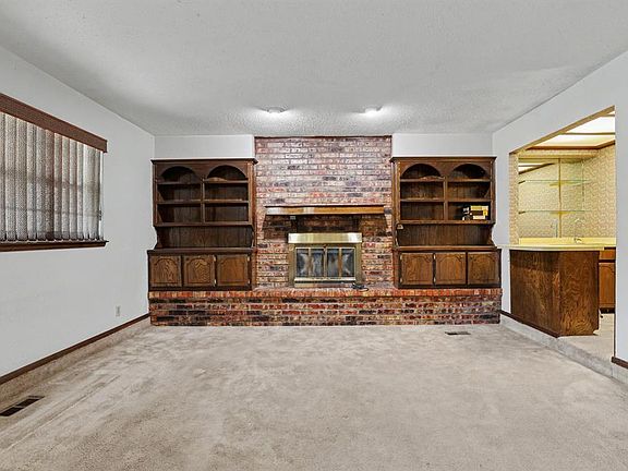 3rd image of 9612 S Blackwelder Ave
