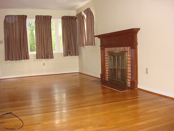 Living room with fireplace