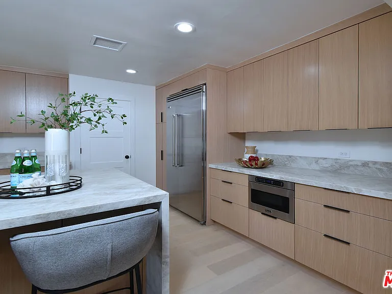 19061 Wells Dr — Photo 19