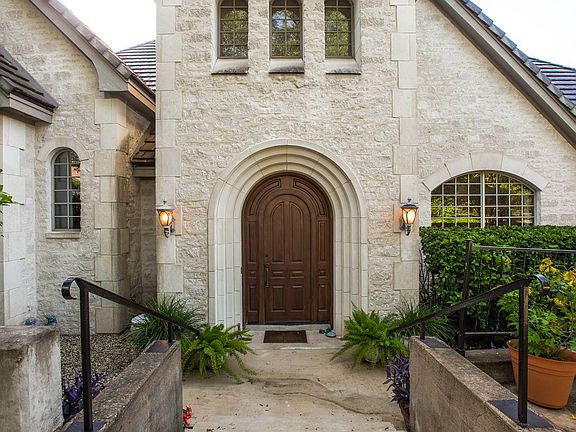5th image of 4134 Cliff Oaks St
