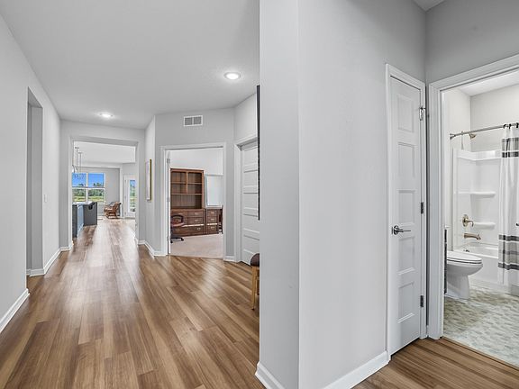5th image of 4515 Schilling Way