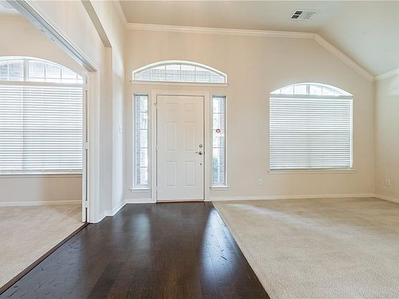 3rd image of 804 Bayou Ct