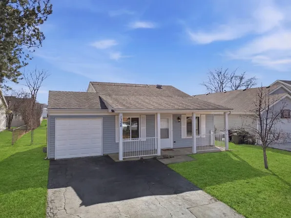 1328 Big Horn Trl, Carol Stream, IL 60188