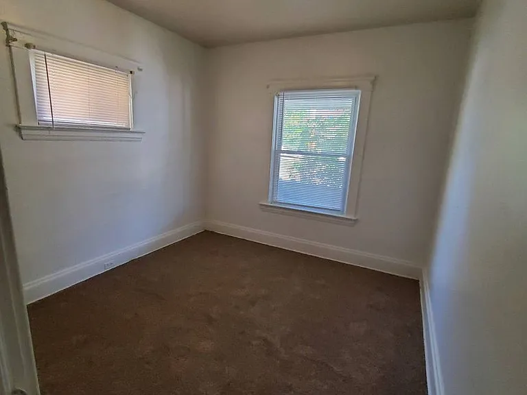 2760 E 122nd St Cleveland 44120 — Photo 10