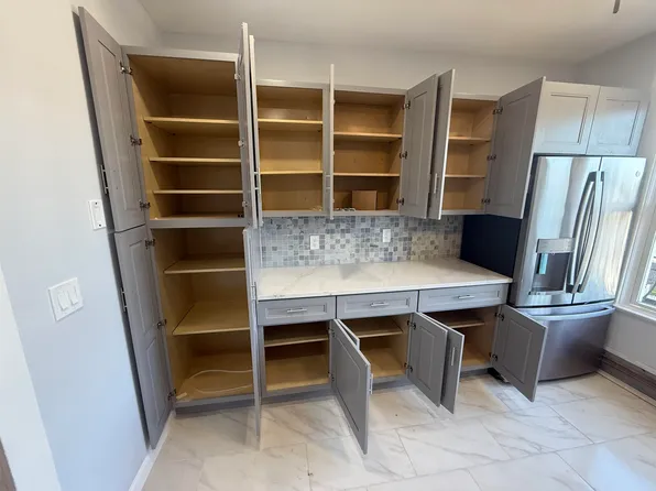 375 Kennedy Boulevard image 13 of 17