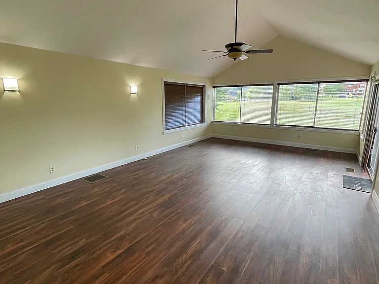 1116 Crooked Creek Dr — Photo 12