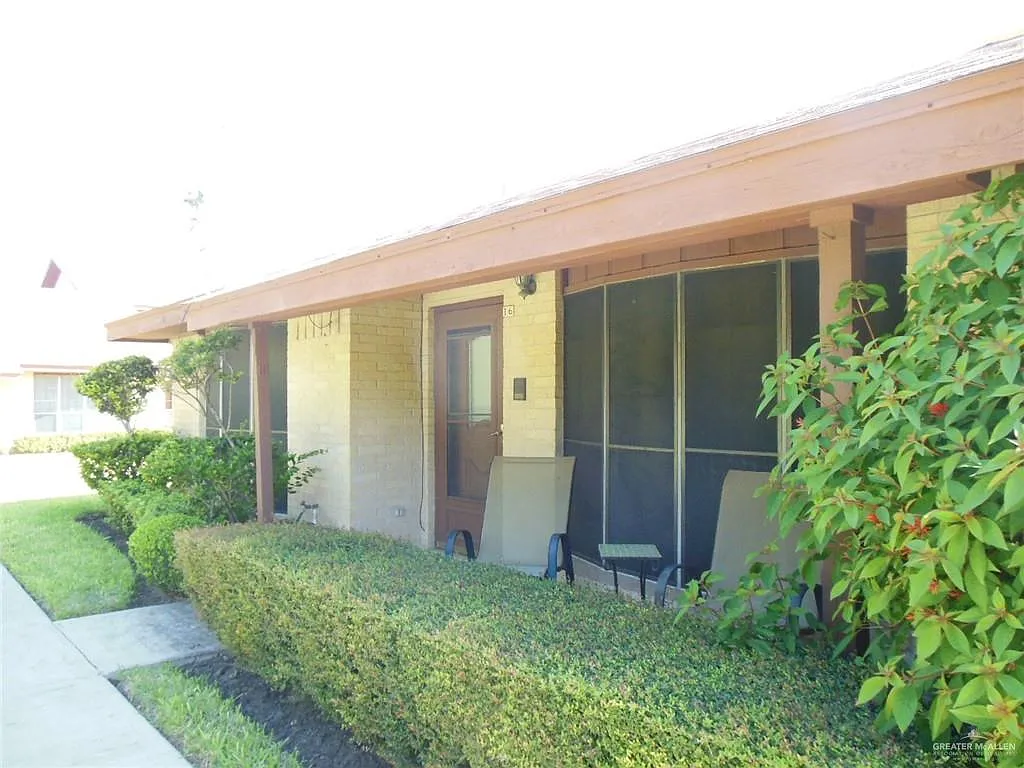 Building Photo - 901 E Dallas Ave #16