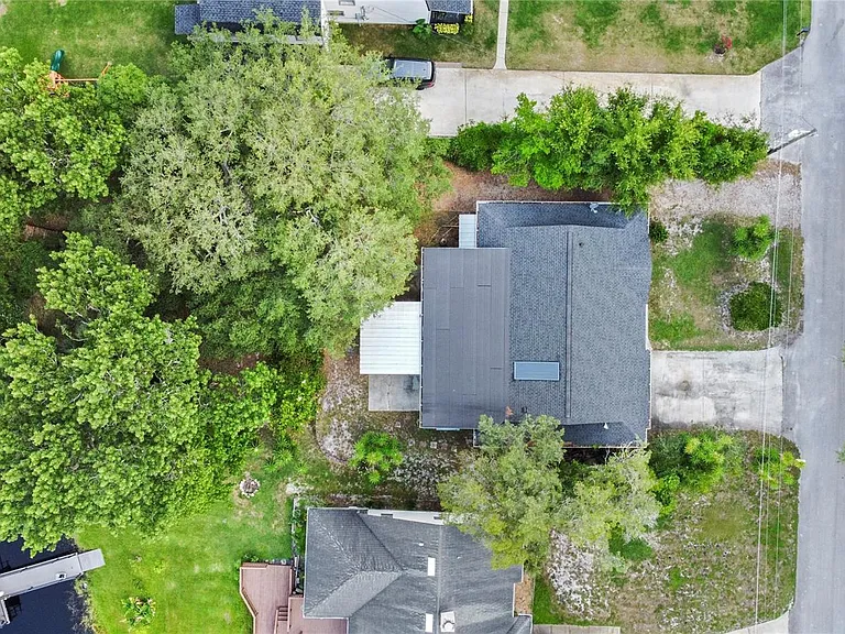 240 Maureen Dr — Photo 29
