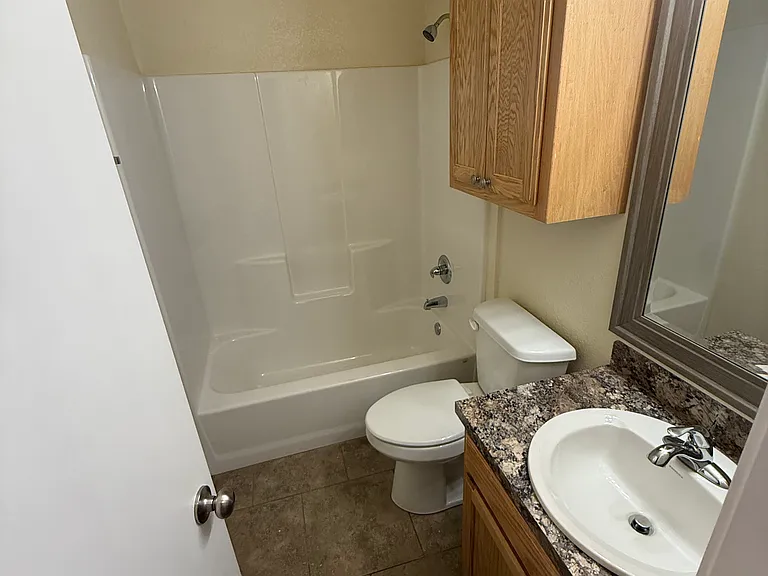 413 Carr St — Photo 9
