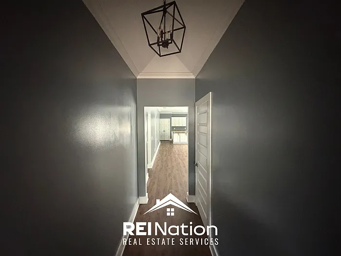 4 bed, 2.0 bath, 1347 sqft, $1,925 — Photo 2