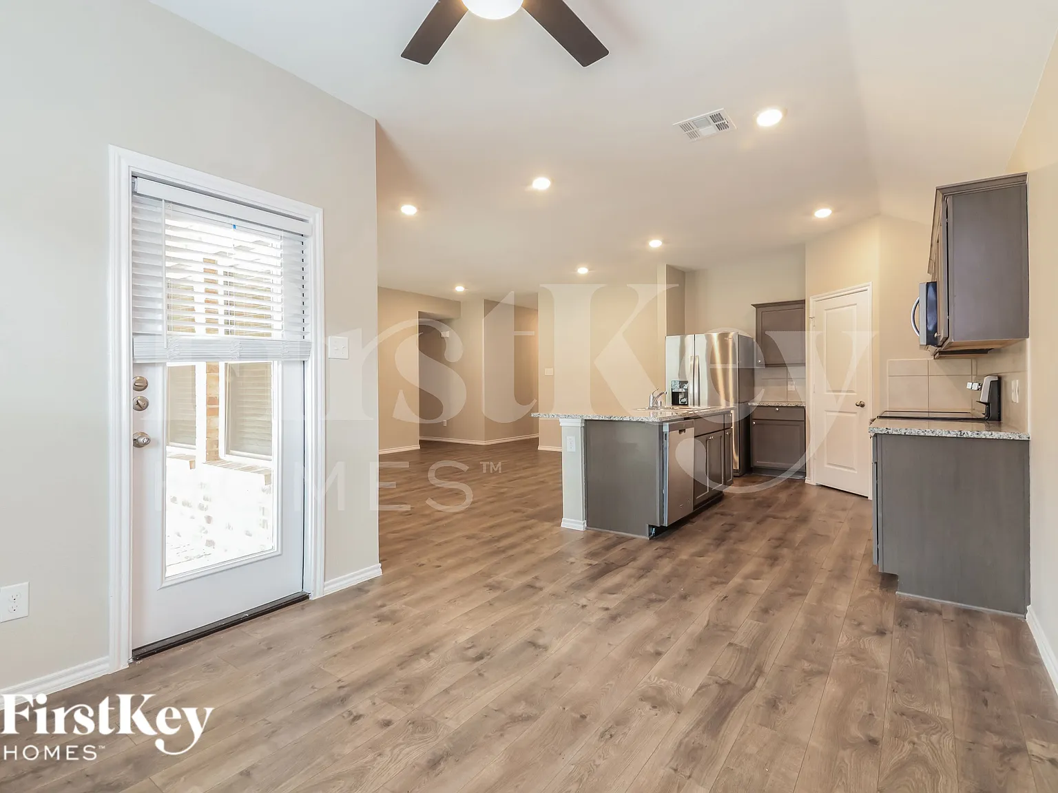 4 bed, 2.0 bath, 1862 sqft, $2,250 — Photo 4