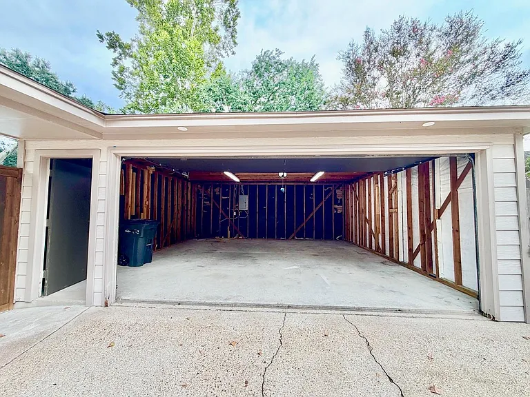18315 Forest Town Dr — Photo 22