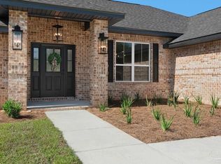 7937 Twin Lake Dr, Milton, FL 32583