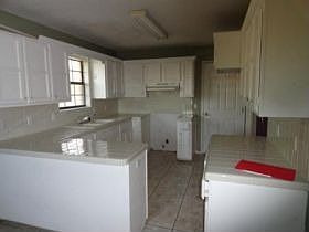 3rd image of 901 E Eller Ave