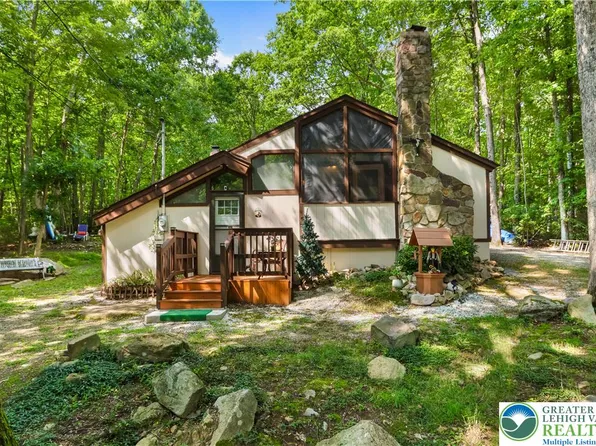 9387 Sherwood Dr, Kunkletown, PA 18058
