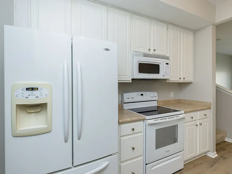 1108 NE 7th Ln — Photo 13