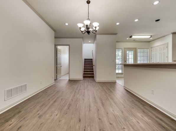 120 Cambridge Ct