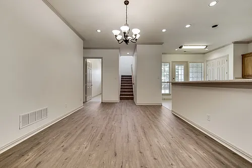 120 Cambridge Ct Photo 1