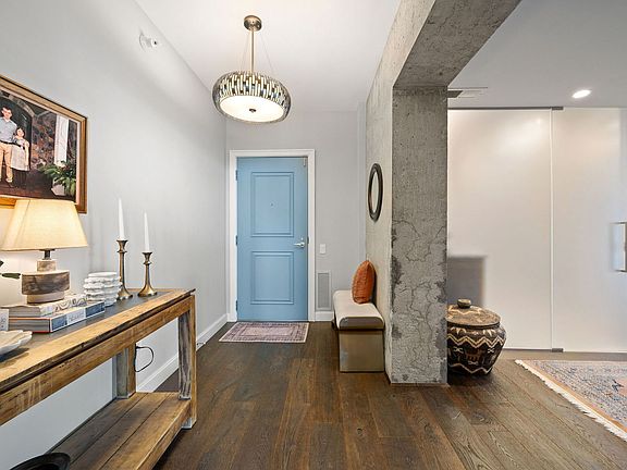 5th image of 25 E Superior St APT 3601