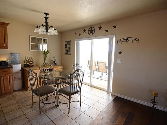 2nd image of 2933 Elizabeth Ct