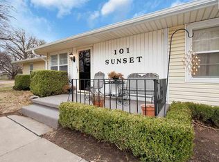 101 Sunset Ln, Haven, KS 67543