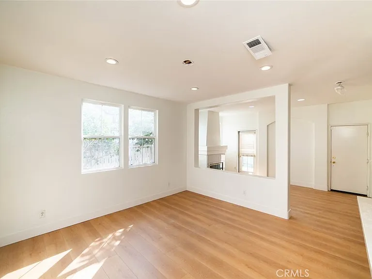 206 Garden Gate Ln — Photo 3