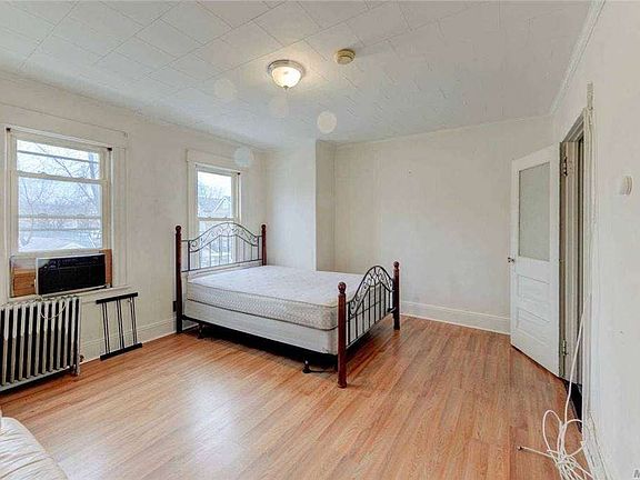 3rd image of 90-13 84th St