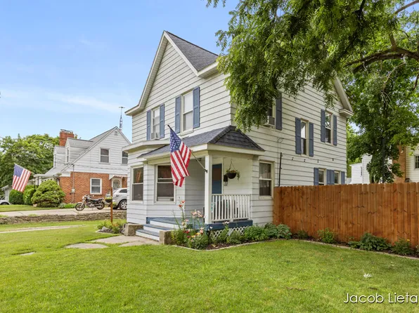 853 Knapp St NE, Grand Rapids, MI 49505