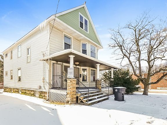3rd image of 9423 Denison Ave #9423