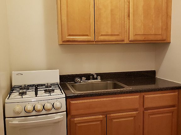 2nd image of 140 Ocean Pkwy APT 6C