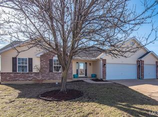251 Old Chesapeake Dr, Wentzville, MO 63385