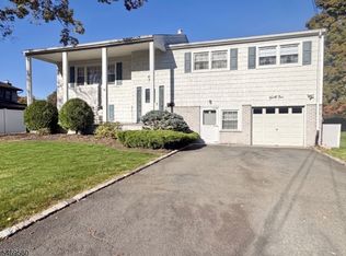 41 Mohawk Dr, Springfield, NJ 07081
