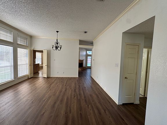 4th image of 1422 Susan Ln