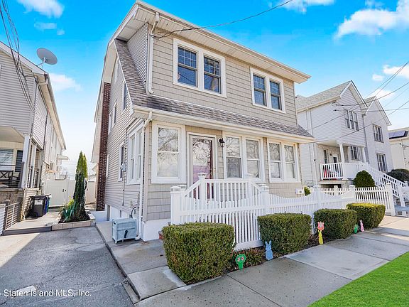 3rd image of 762 New Dorp Ln