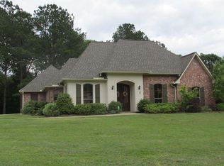 17 Fairway Dr, Natchez, MS 39120