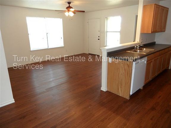 2nd image of 8119 Doreen Ave