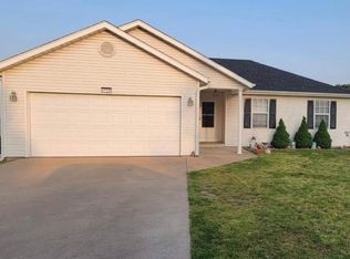 1720 Bluebird Dr, Webb City, MO 64870