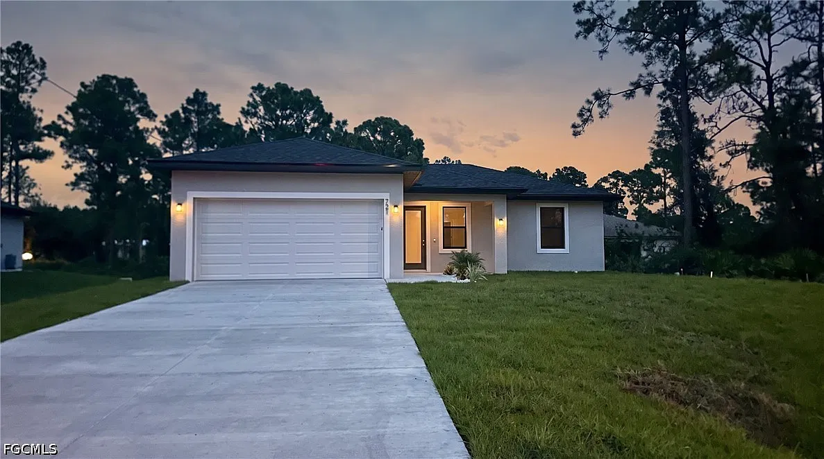 3 bed, 2.0 bath, 1294 sqft, $1,900 — Photo 1