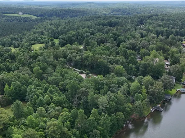 533 Sleepy Hollow Ct, Tamassee, SC 29686