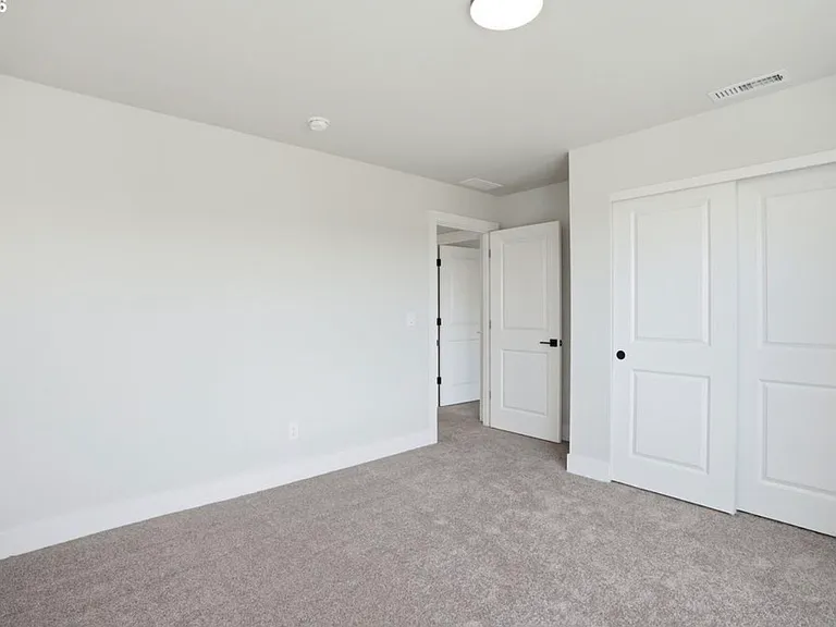 814 SE 34th Cir — Photo 28