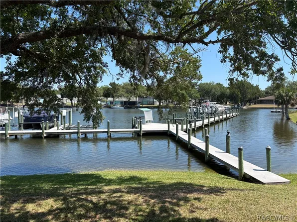 11014 W Cove Harbor Dr, Crystal River, FL 34428