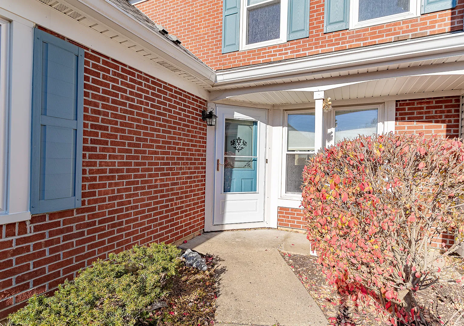 2 bed, 2.5 bath, 1200 sqft, $2,450 — Photo 2