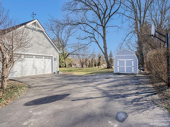 4th image of 1421 Fieldstone Ct