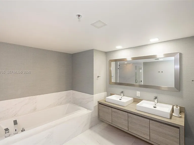 400 Sunny Isles Blvd #1518 — Photo 18