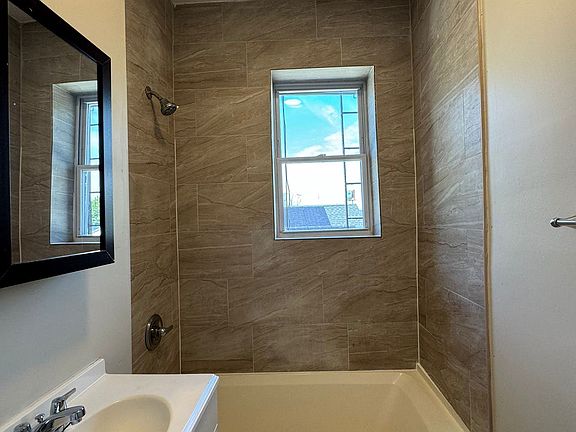 4th image of 901 Bergen St APT 3C