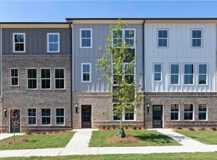 2828 Beacon Bend Xing, Lawrenceville, GA 30043